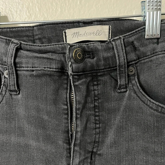 Madewell Taller 9" Mid-Rise Skinny Jeans Black Size 26 prefaded raw hem - Picture 6 of 7